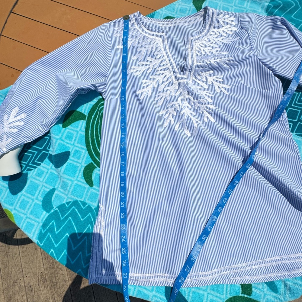Blue and White Embroidered Tunic Top - Picture 11 of 15